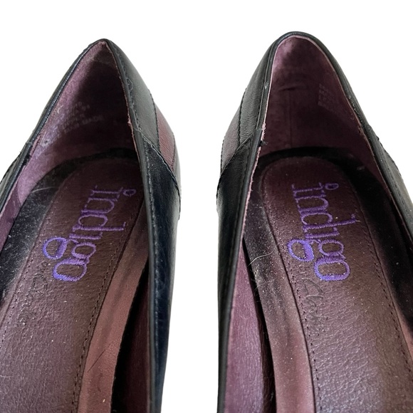 Indigo Size 6.5 Black + Maroon Closed Toe Chunky Heel - Picture 4 of 7